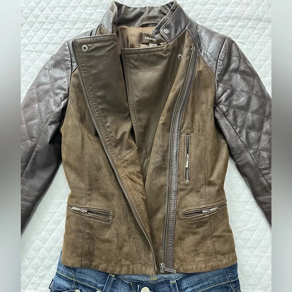 Danier Genuine Leather Two-Tone Jacket with Quilted Sleeves•Size 3XS• - Picture 2 of 9